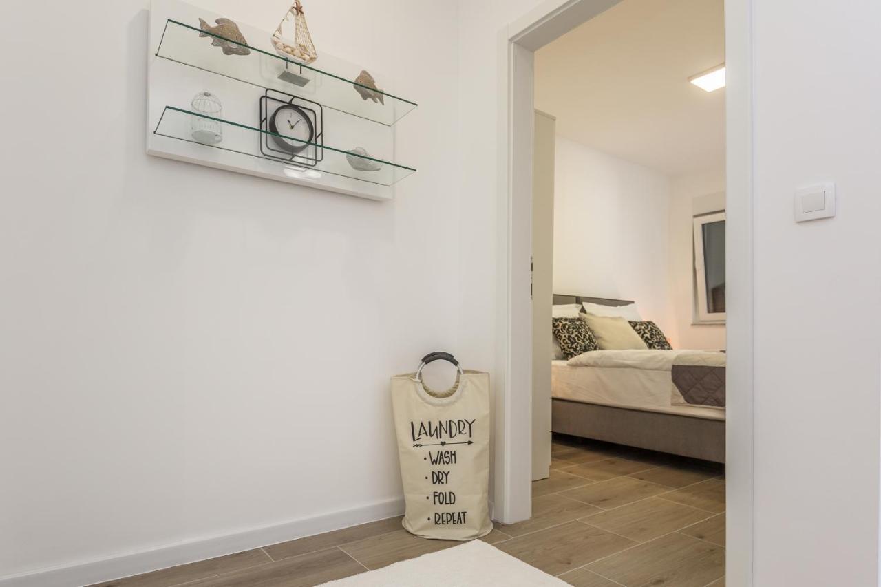 Luxury 2 Bedroom Apartment With Sea View Башка-Вода Экстерьер фото