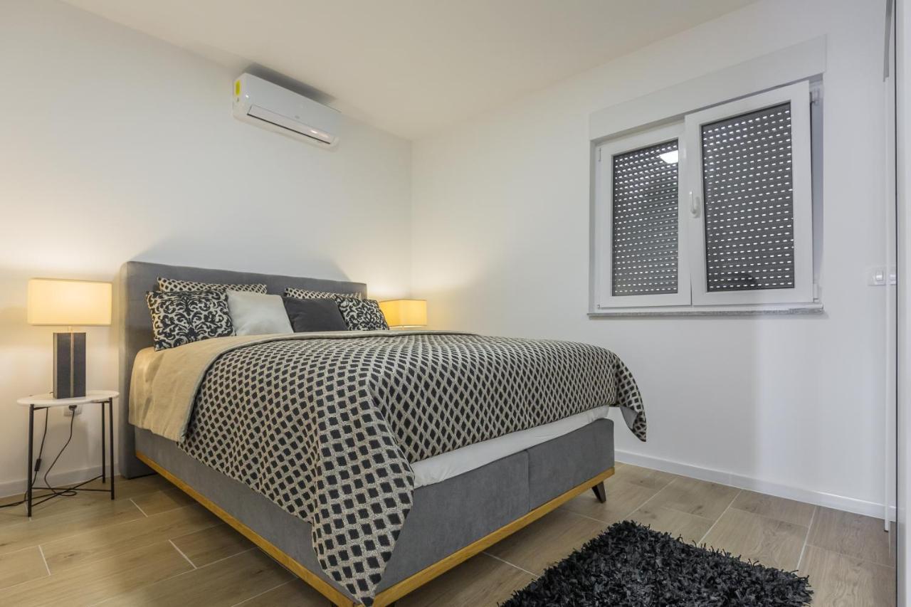 Luxury 2 Bedroom Apartment With Sea View Башка-Вода Экстерьер фото