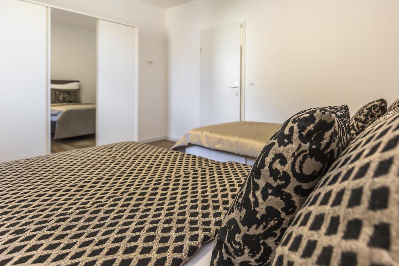 Luxury 2 Bedroom Apartment With Sea View Башка-Вода Экстерьер фото
